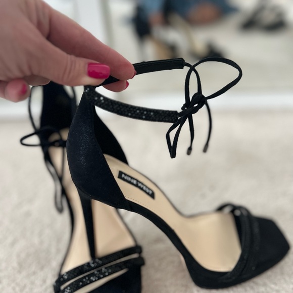 Nine West-Zaedyn 2 -Front tie high heel sandals. Size 9 M - Picture 5 of 12